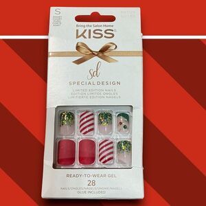 KISS SD Special Design Limited Edition Holiday Ready to Wear Gel 28 Nails and Ge